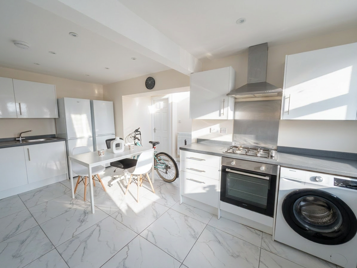 1 Bed house to Rent in Beeston | NG9 2EQ - Image 1