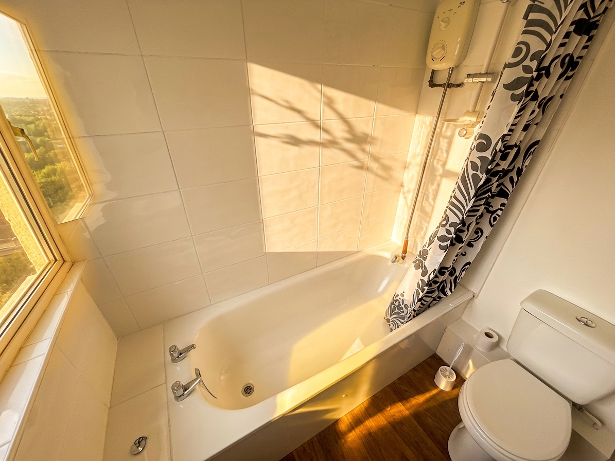 4 Bed house to Rent in Dunkirk | NG7 2JF - Image 5