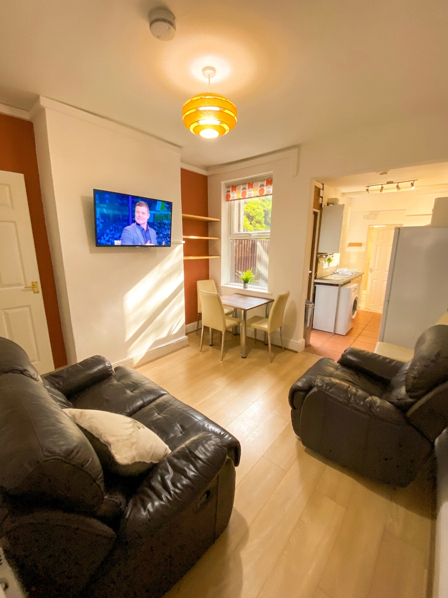 4 Bed terraced to Rent in Selly Oak | B29 6JU - Image 1