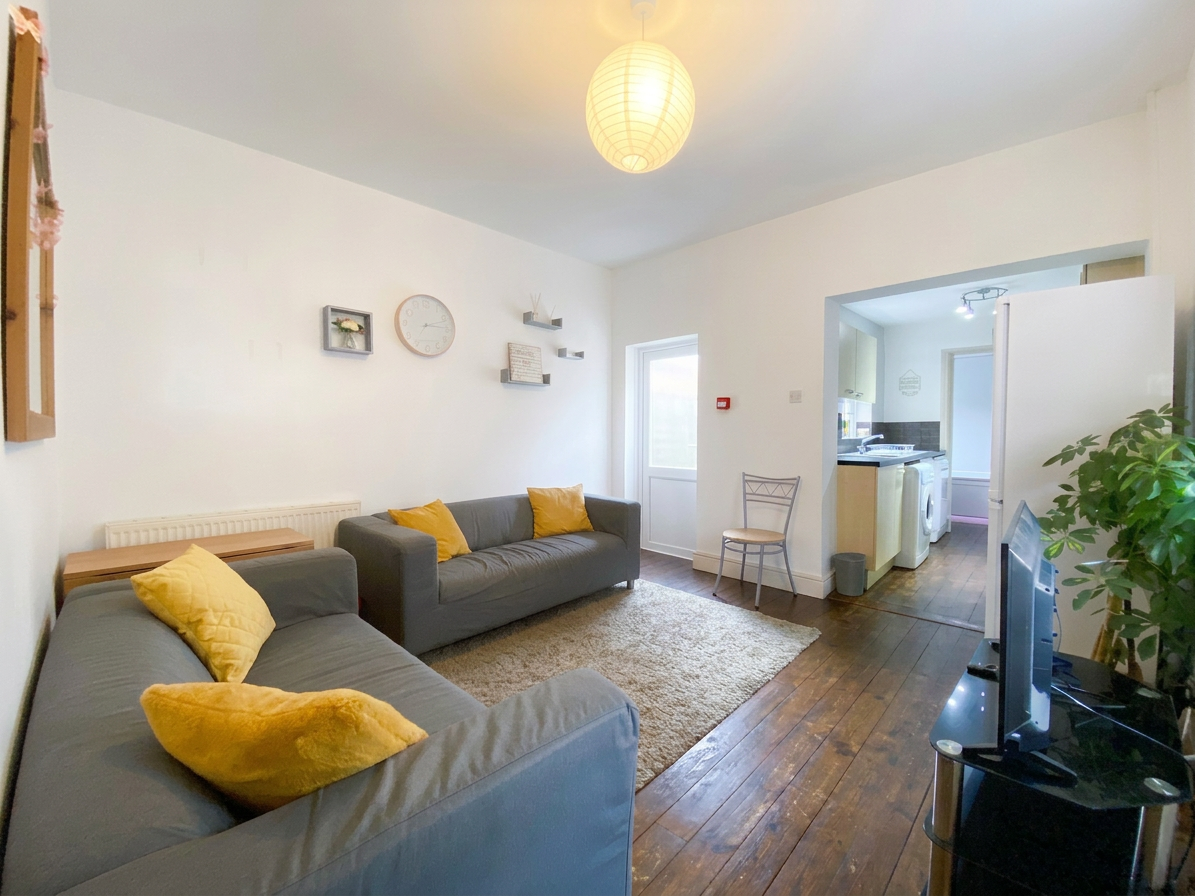 4 Bed house to Rent in Edgbaston | B16 9DZ - Image 1