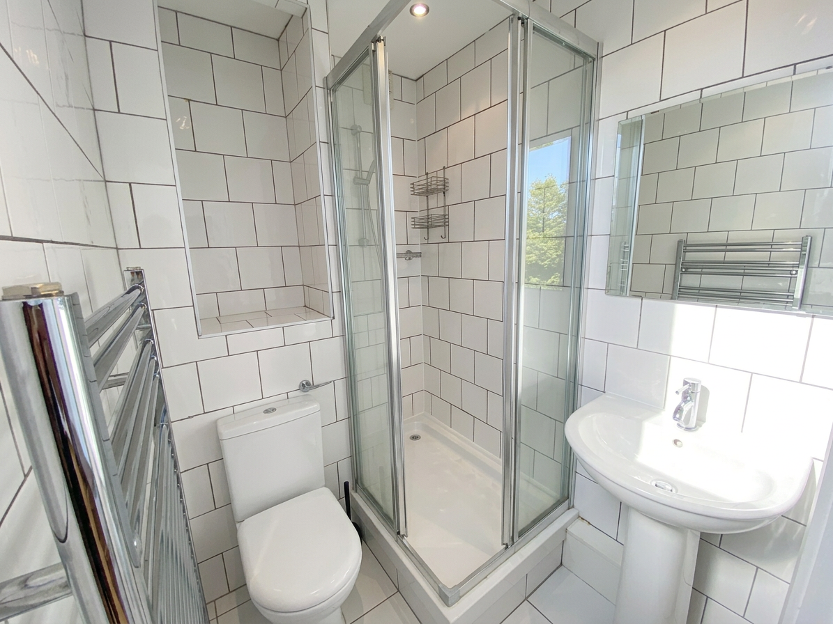 1 Bed house to Rent in Edgbaston | B16 0LP - Image 5