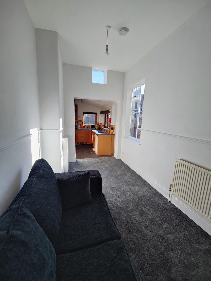 1 Bed house to Rent in Horfield | BS7 9QG - Image 4