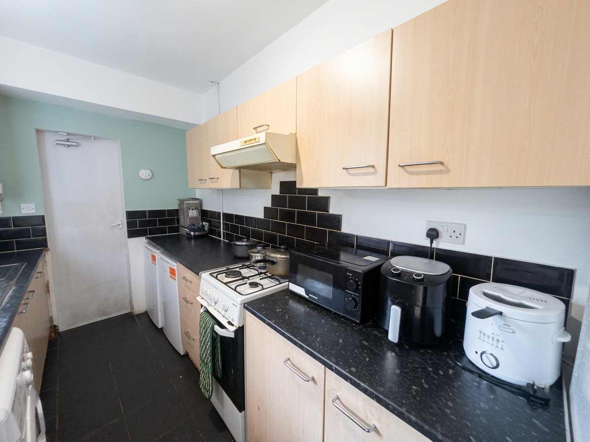 3 Bed semi_detached to Rent in Selly Oak | B29 7RG - Image 4