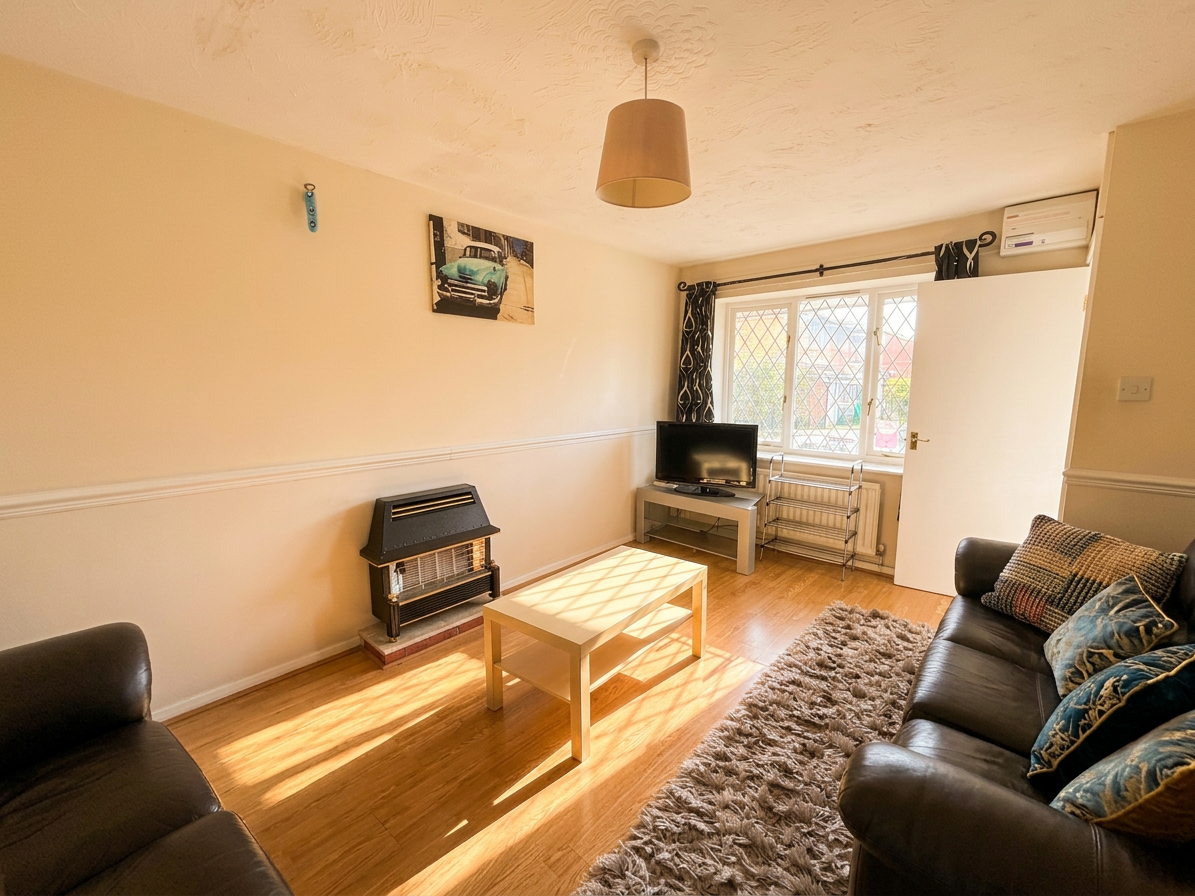 2 Bed house to Rent in Lenton | NG7 2DH - Image 3