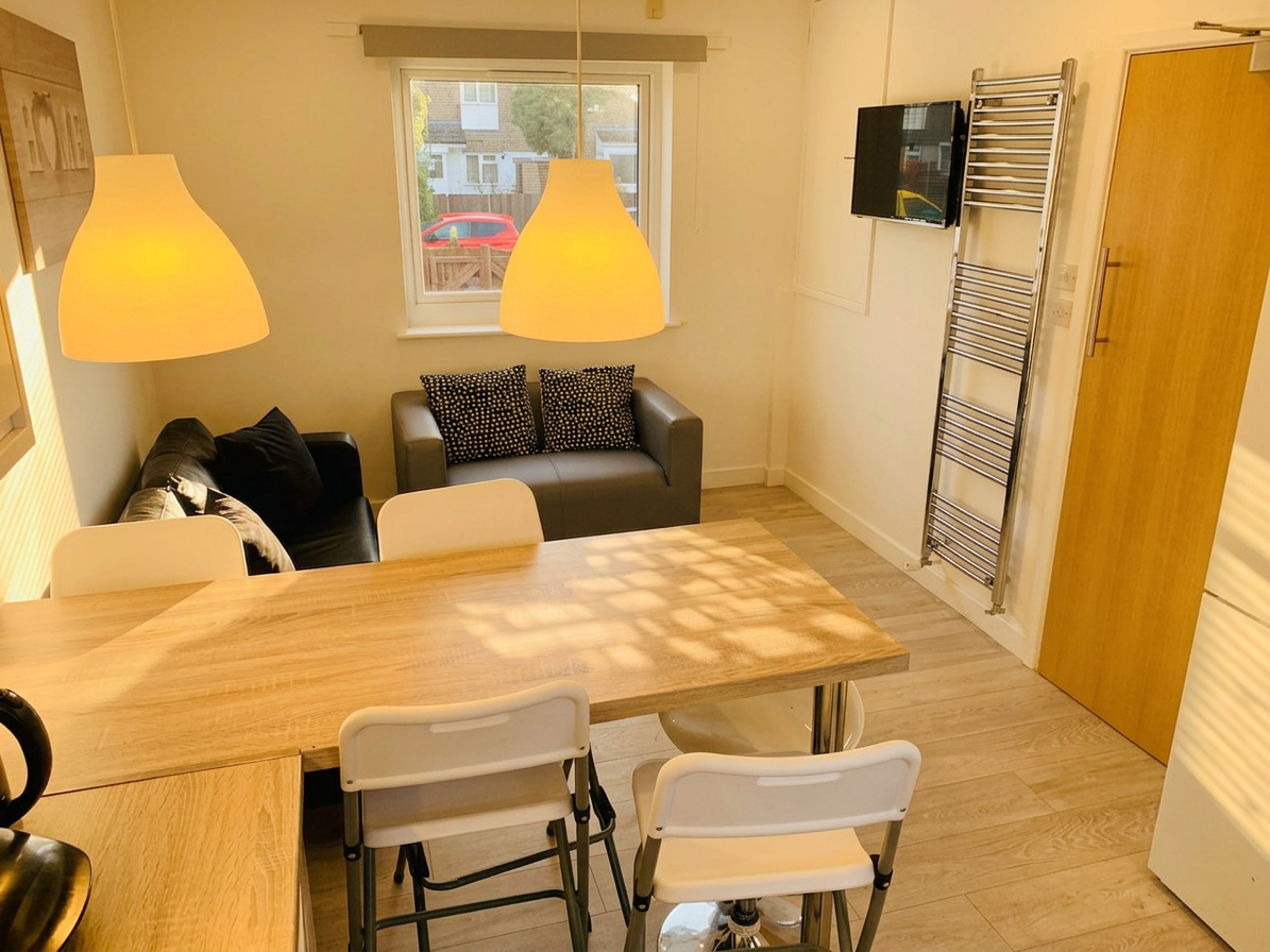 5 Bed house to Rent in Harborne | B17 0LU - Image 3