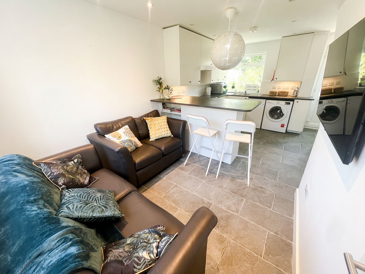 4 Bed house to Rent in Harborne | B17 0LD - Image 1