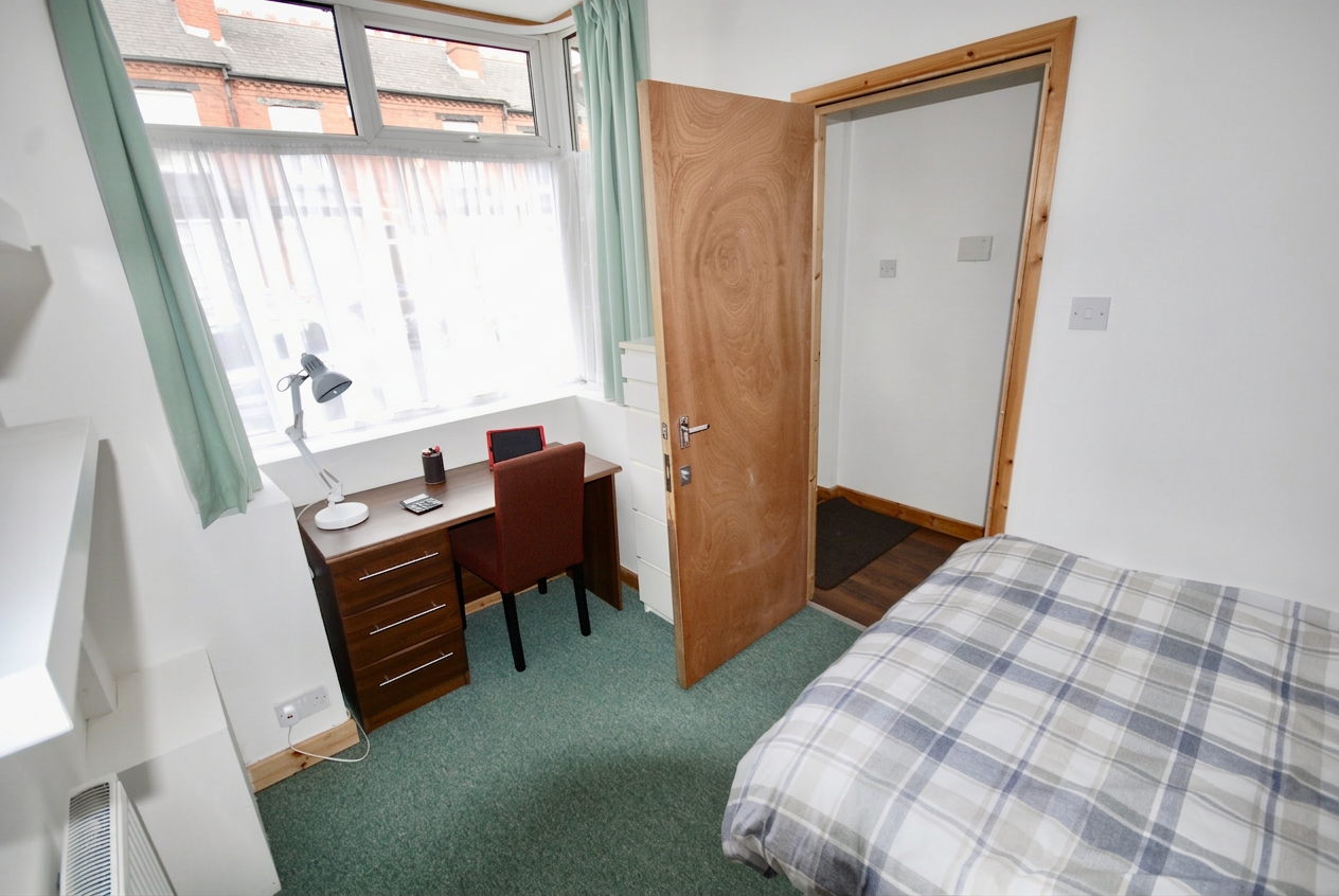 4 Bed house to Rent in Selly Oak | B29 6JW - Image 5