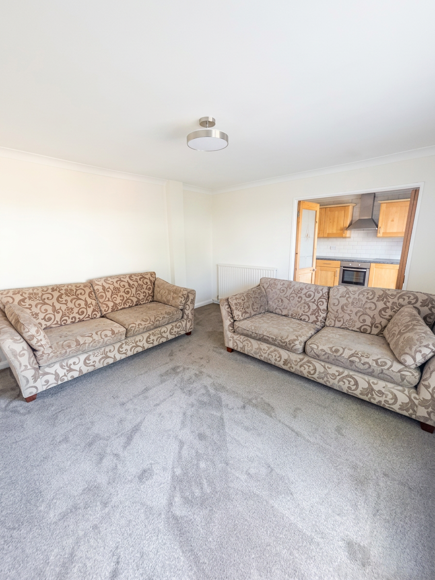 5 Bed house to Rent in Edgbaston | B16 8XL - Image 3