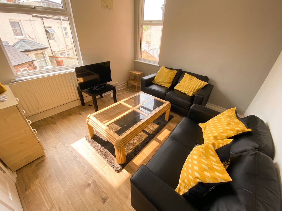 3 Bed flat to Rent in Arboretum | NG7 4AH - Image 1
