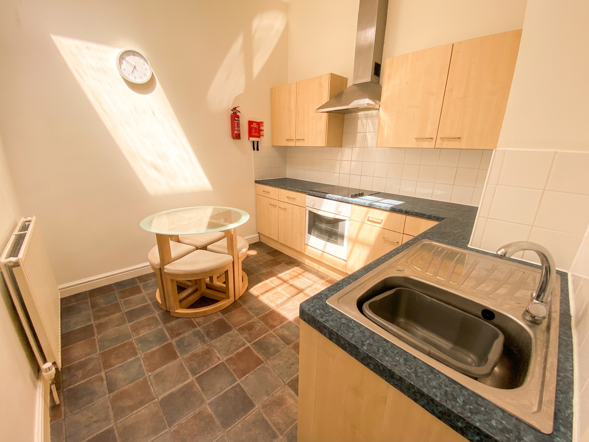 3 Bed flat to Rent in Arboretum | NG7 4AH - Image 3