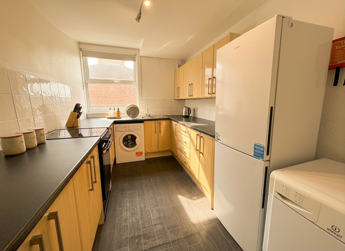 1 Bed flat to Rent in Arboretum | NG7 3NG - Image 2