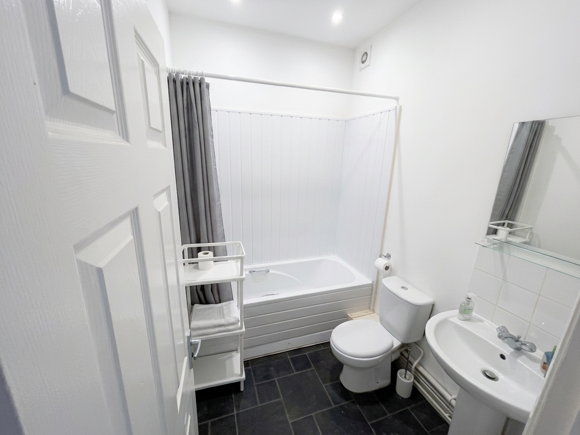 2 Bed flat to Rent in Arboretum | NG7 4AH - Image 5