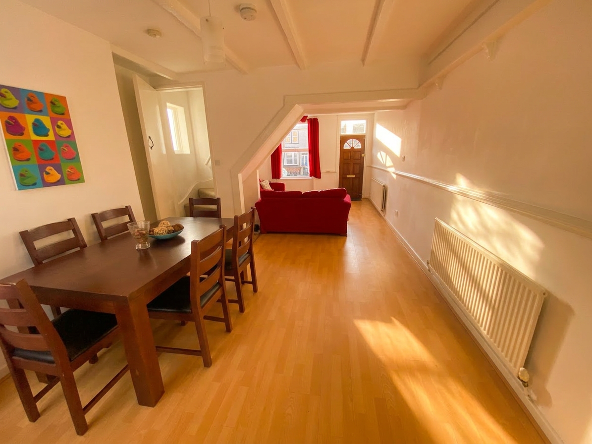 3 Bed house to Rent in Beeston | NG9 2EX - Image 4