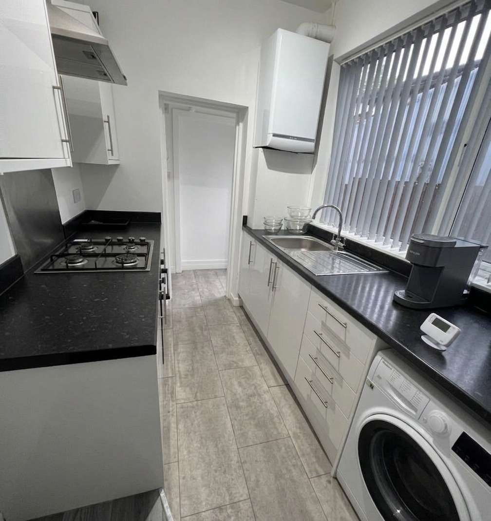 1 Bed house to Rent in Selly Park | B29 7NJ - Image 2