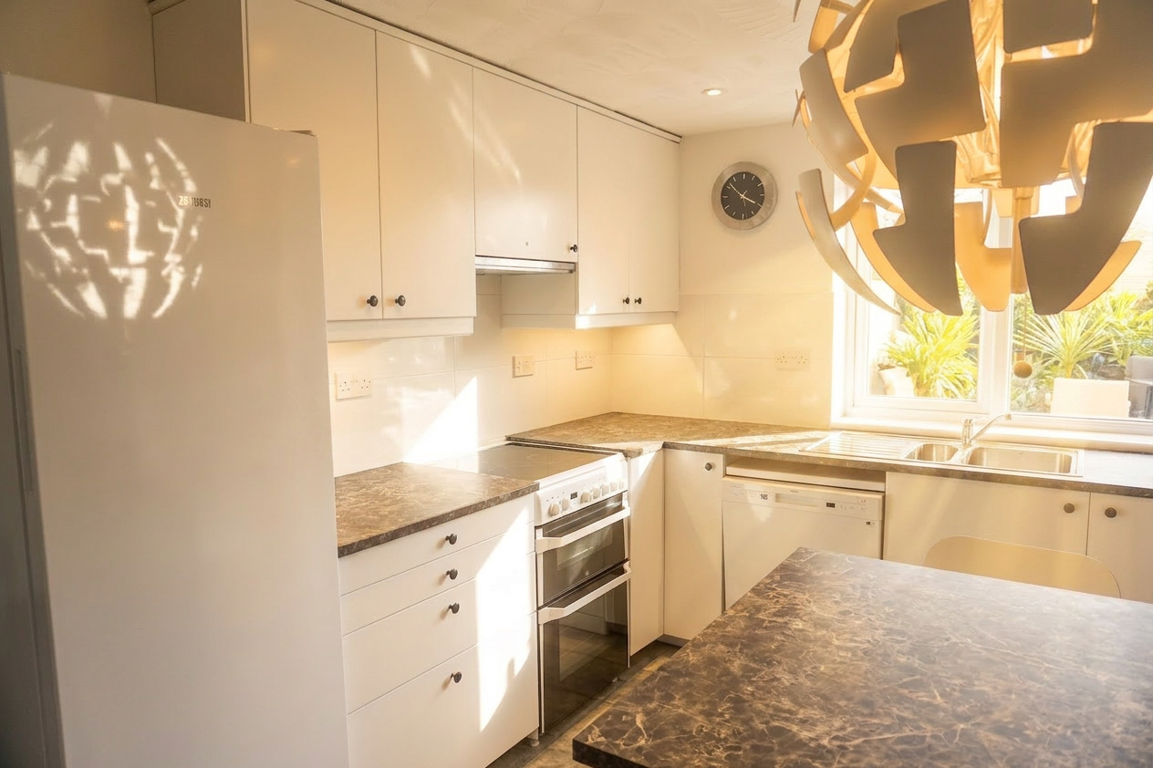 4 Bed house to Rent in Selly Oak | B29 6TP - Image 2