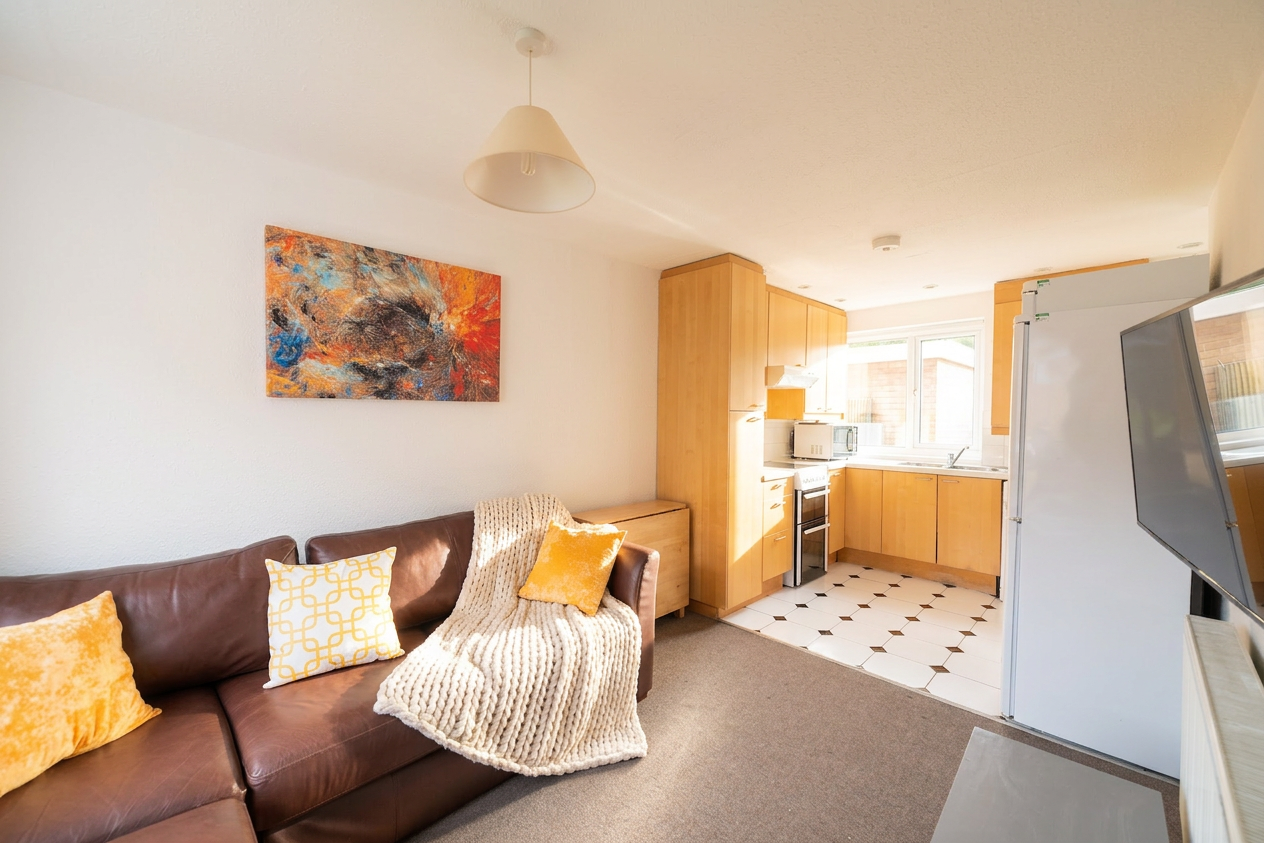 5 Bed house to Rent in Harborne | B17 0LD - Image 1