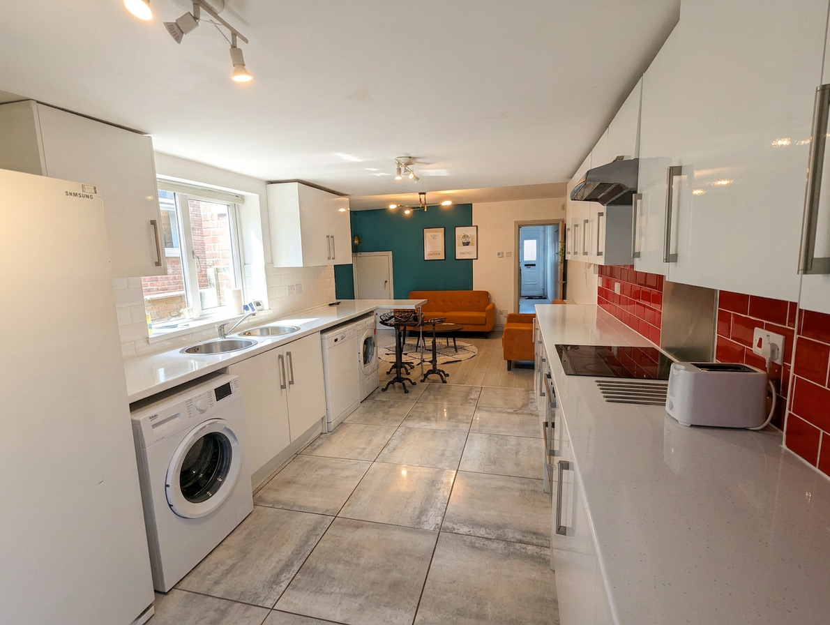 5 Bed house to Rent in Selly Oak | B29 7BA - Image 6