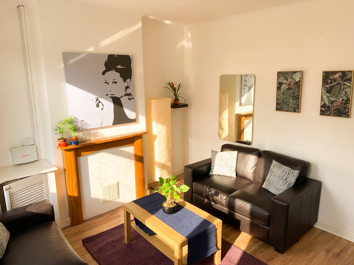 3 Bed house to Rent in Beeston | NG9 2EX - Image 1