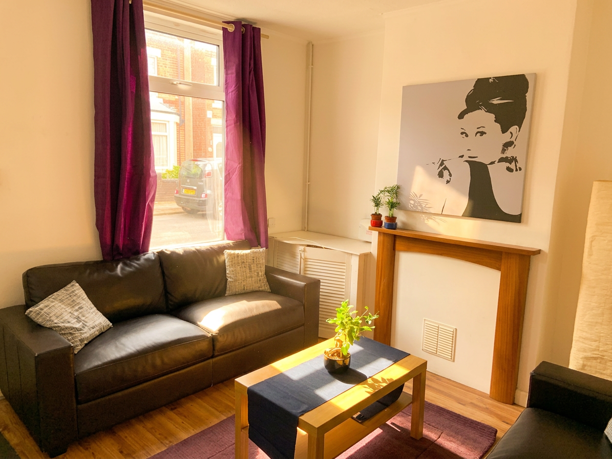 3 Bed house to Rent in Beeston | NG9 2EX - Image 2