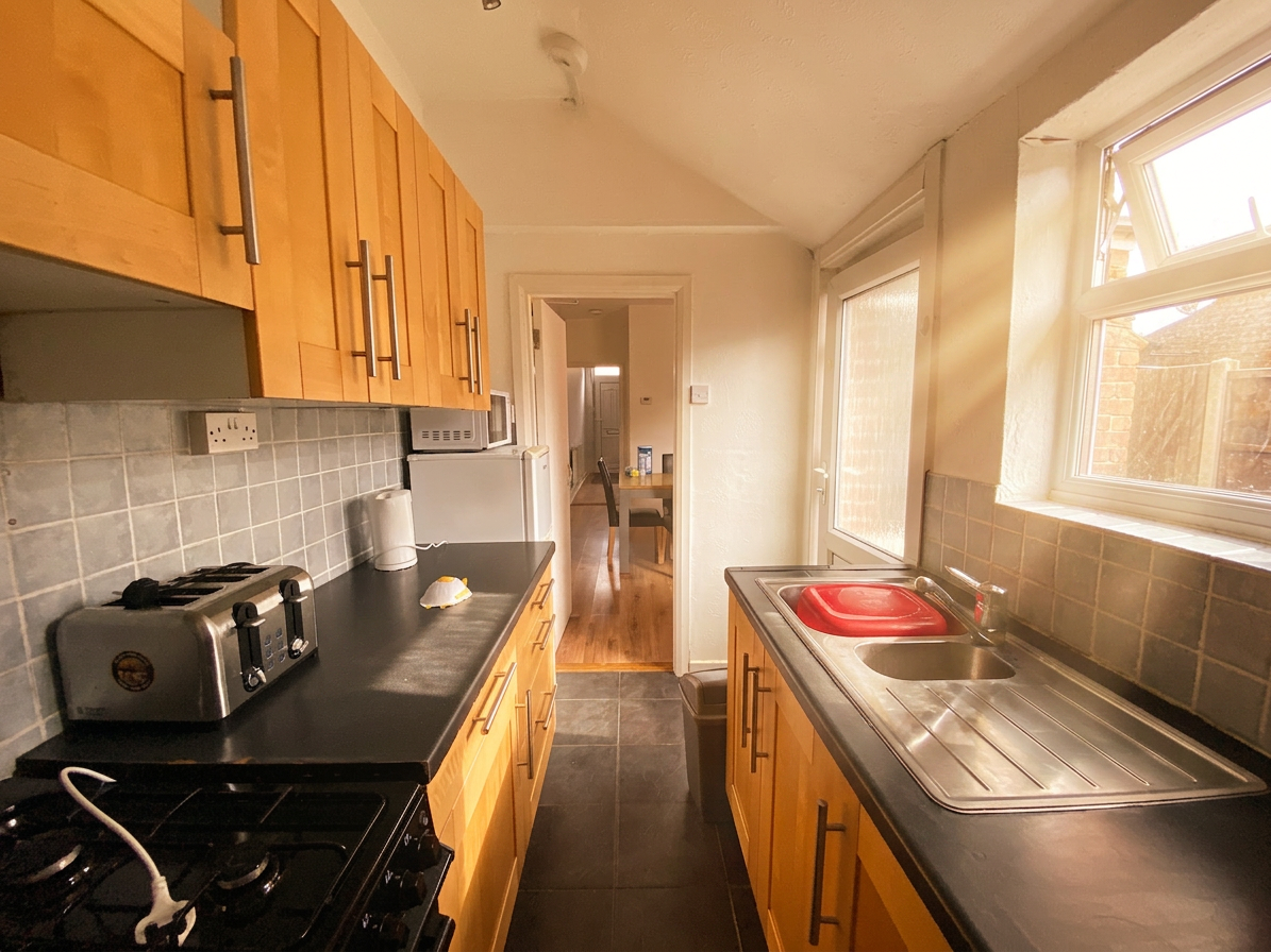 3 Bed house to Rent in Beeston | NG9 2EX - Image 5