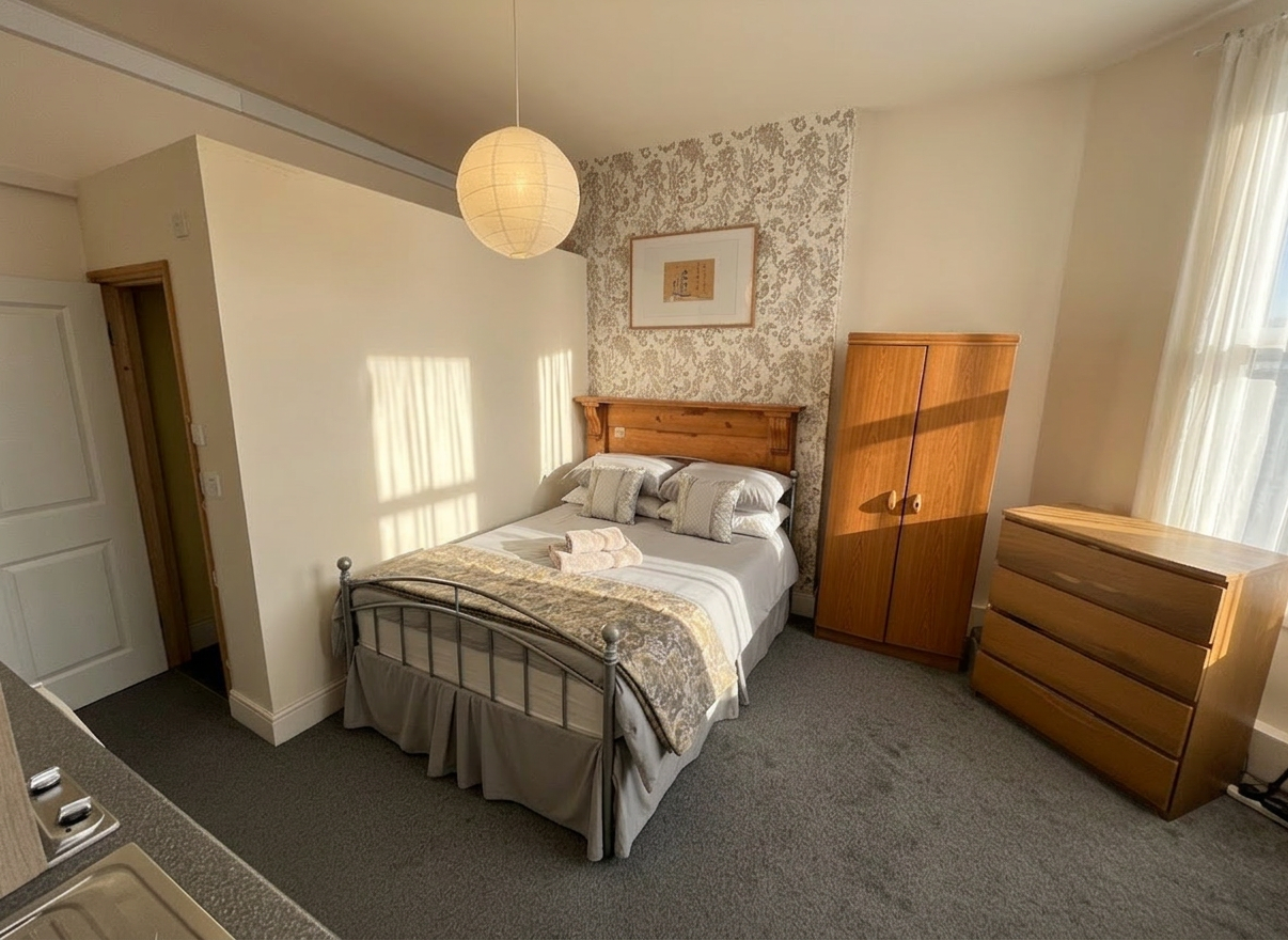 1 Bed house to Rent in Redland | BS6 6HZ - Image 2