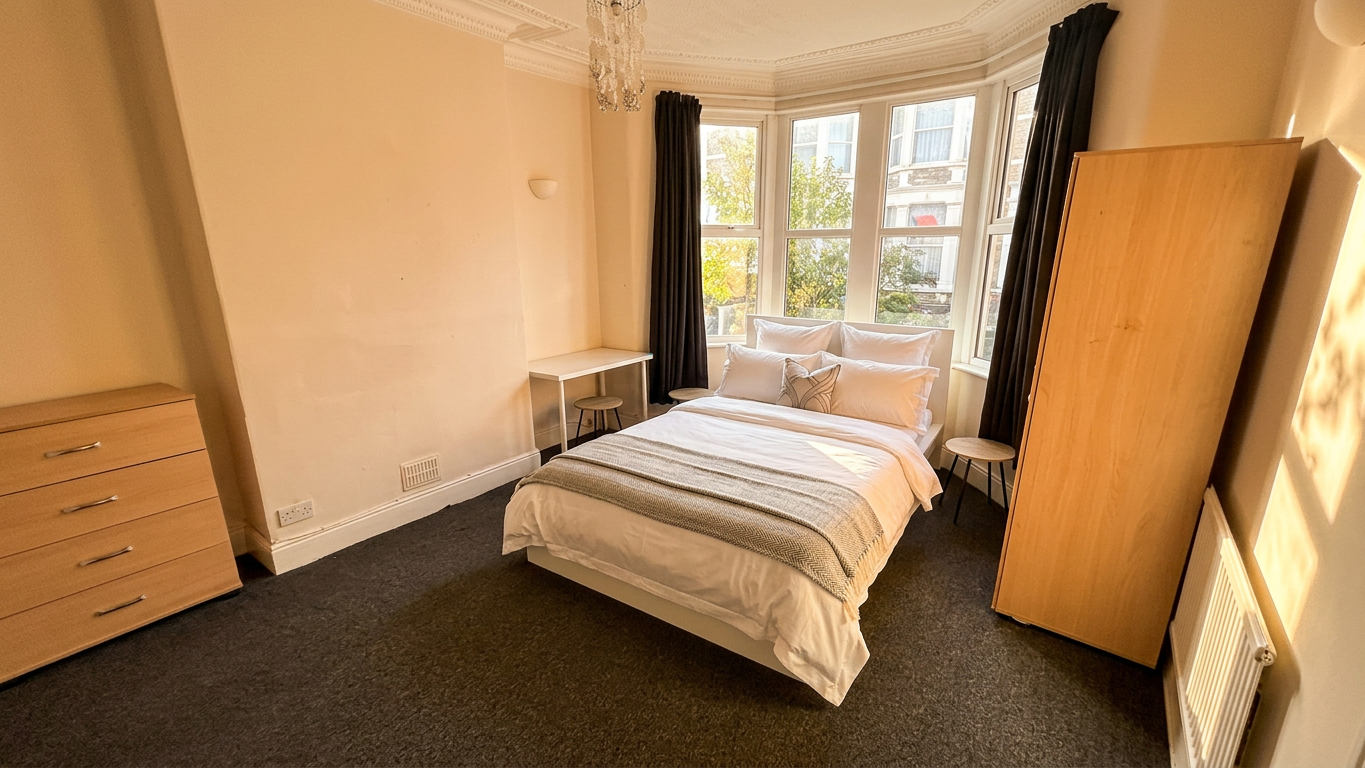 5 Bed house to Rent in Fishponds | BS16 2HJ - Image 3