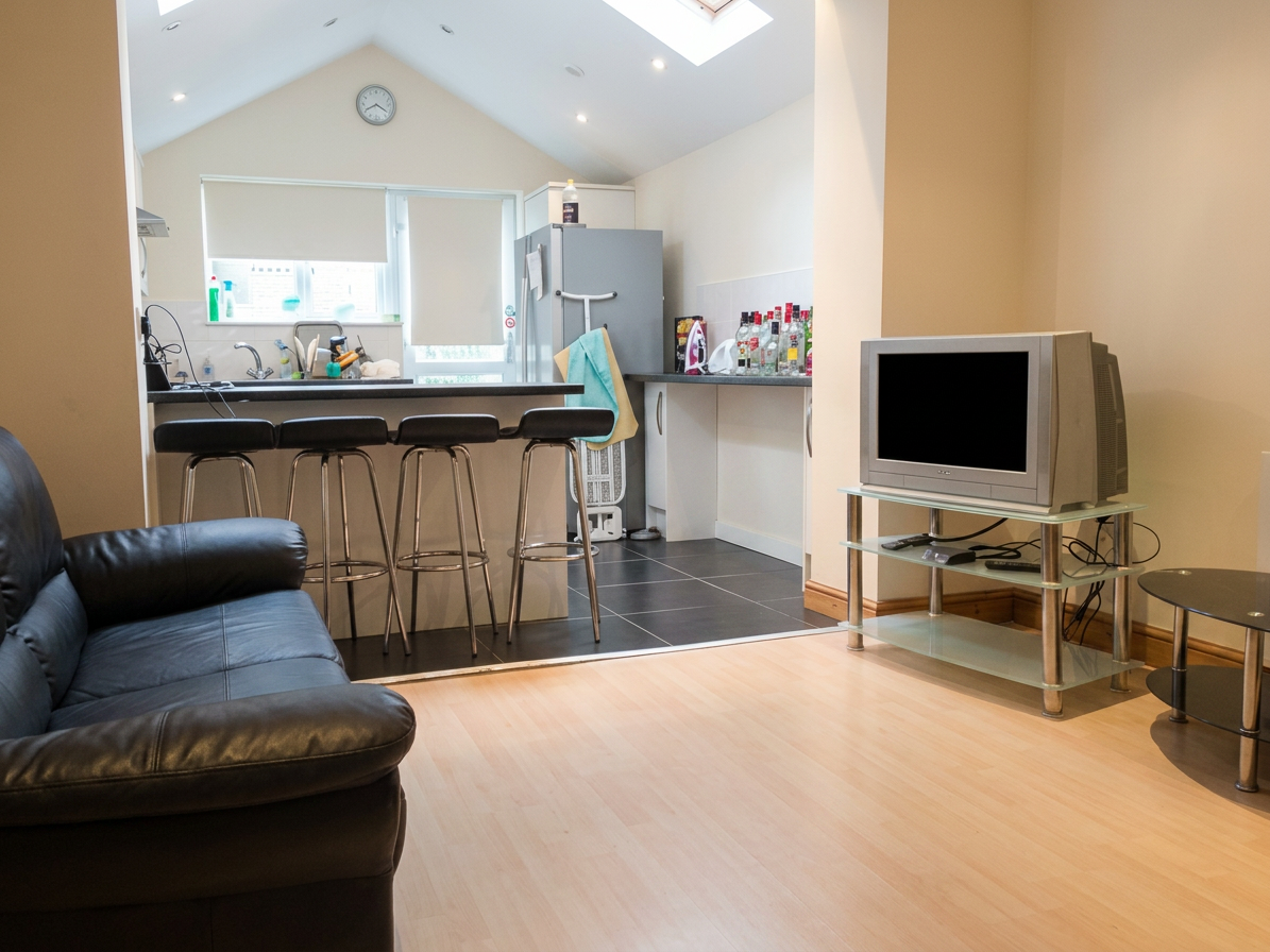 4 Bed house to Rent in Selly Oak | B29 6DS - Image 3
