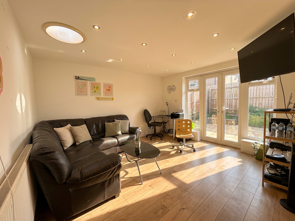 5 Bed house to Rent in Lenton | NG7 1LB - Image 3