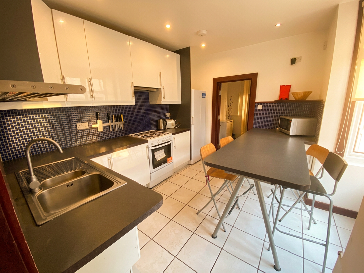 1 Bed house to Rent in Edgbaston | B16 0LP - Image 4