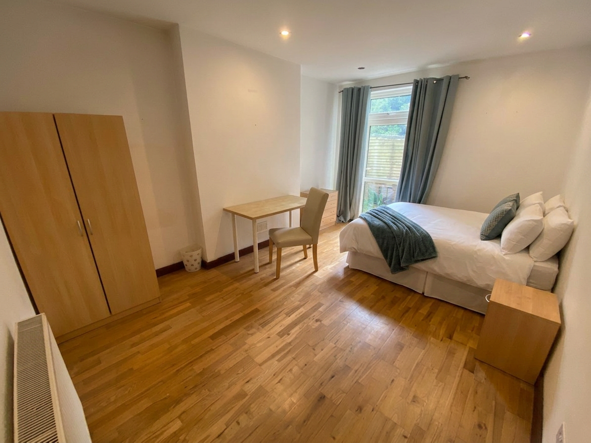 1 Bed house to Rent in Edgbaston | B16 0LP - Image 1
