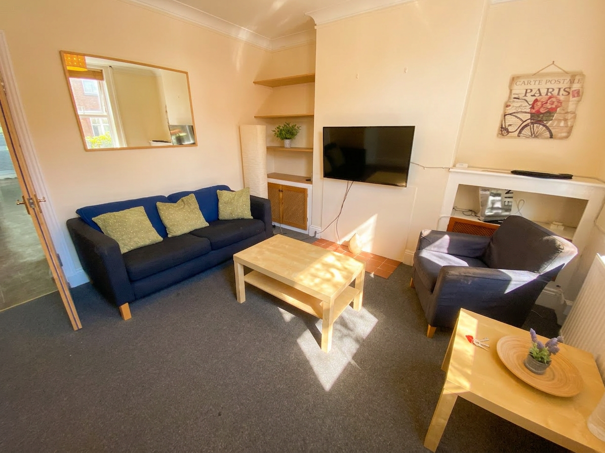 3 Bed house to Rent in Beeston | NG9 2LG - Image 1