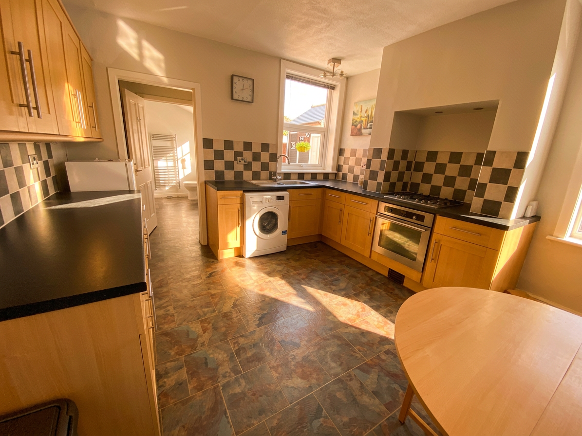 3 Bed house to Rent in Beeston | NG9 2LG - Image 2