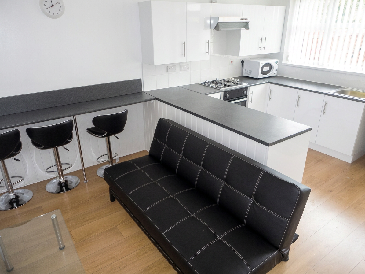4 Bed house to Rent in Edgbaston | B16 8UZ - Image 1