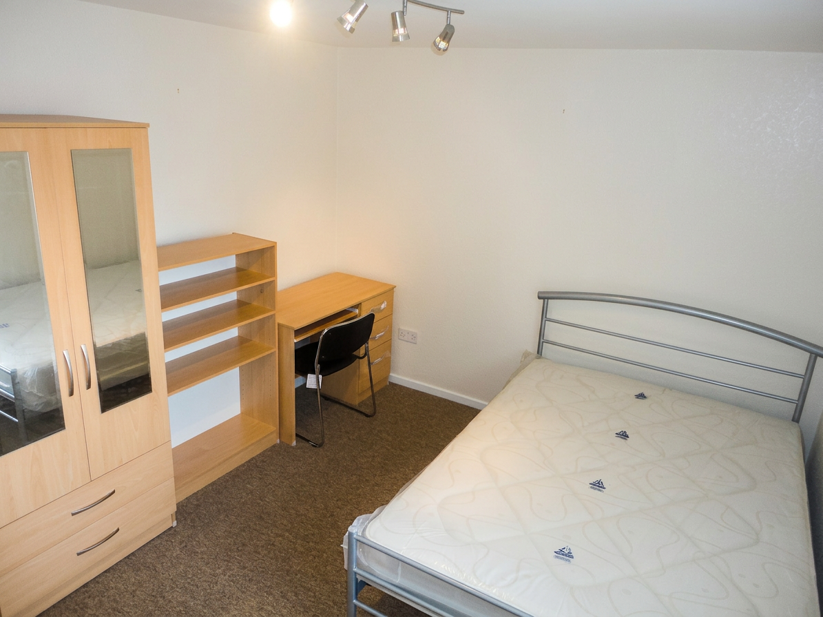 4 Bed house to Rent in Edgbaston | B16 8UZ - Image 6