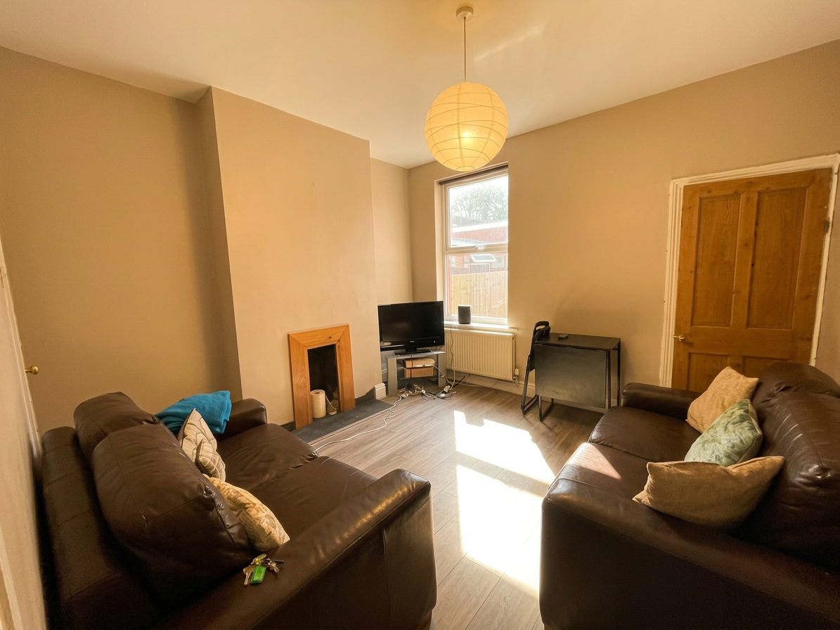1 Bed house to Rent in Selly Oak | B29 6DA - Image 1