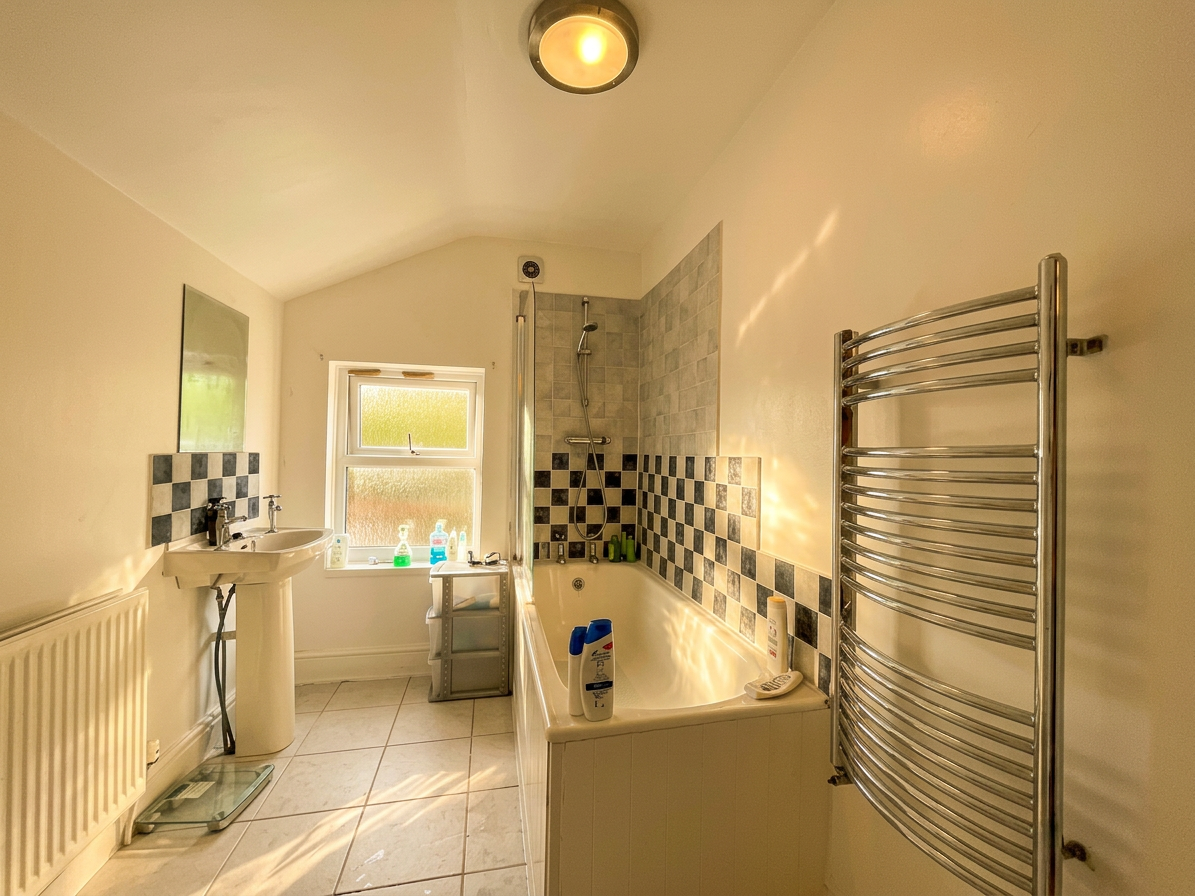 1 Bed house to Rent in Selly Oak | B29 6DA - Image 3