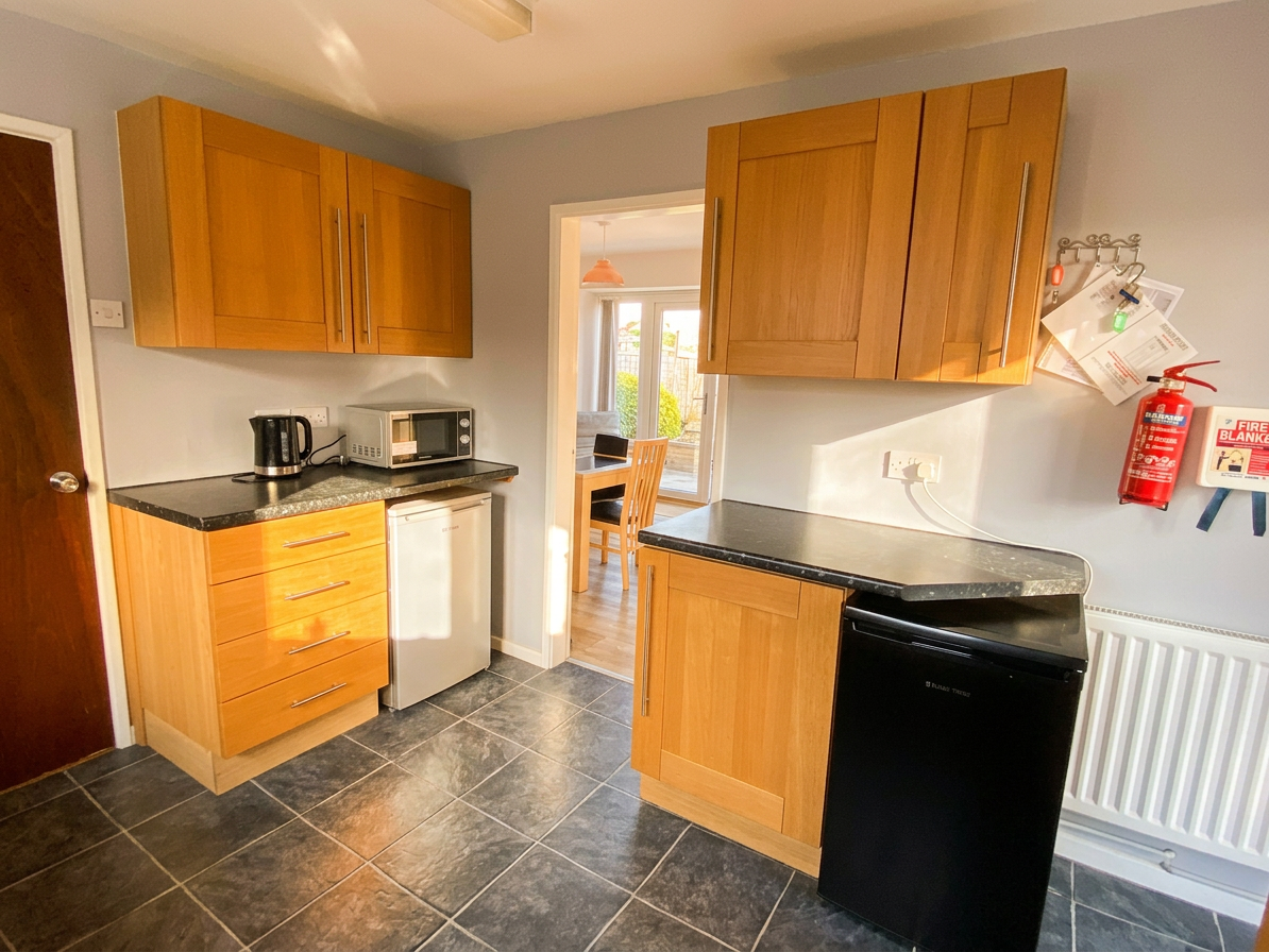 5 Bed house to Rent in Beeston | NG9 2QF - Image 5