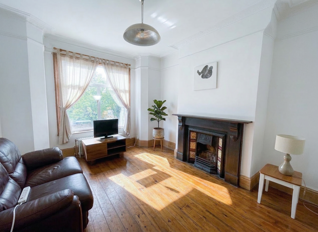 5 Bed house to Rent in The Park | NG7 1DL - Image 1