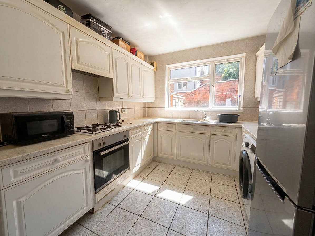 4 Bed house to Rent in Lenton | NG7 3HF - Image 1