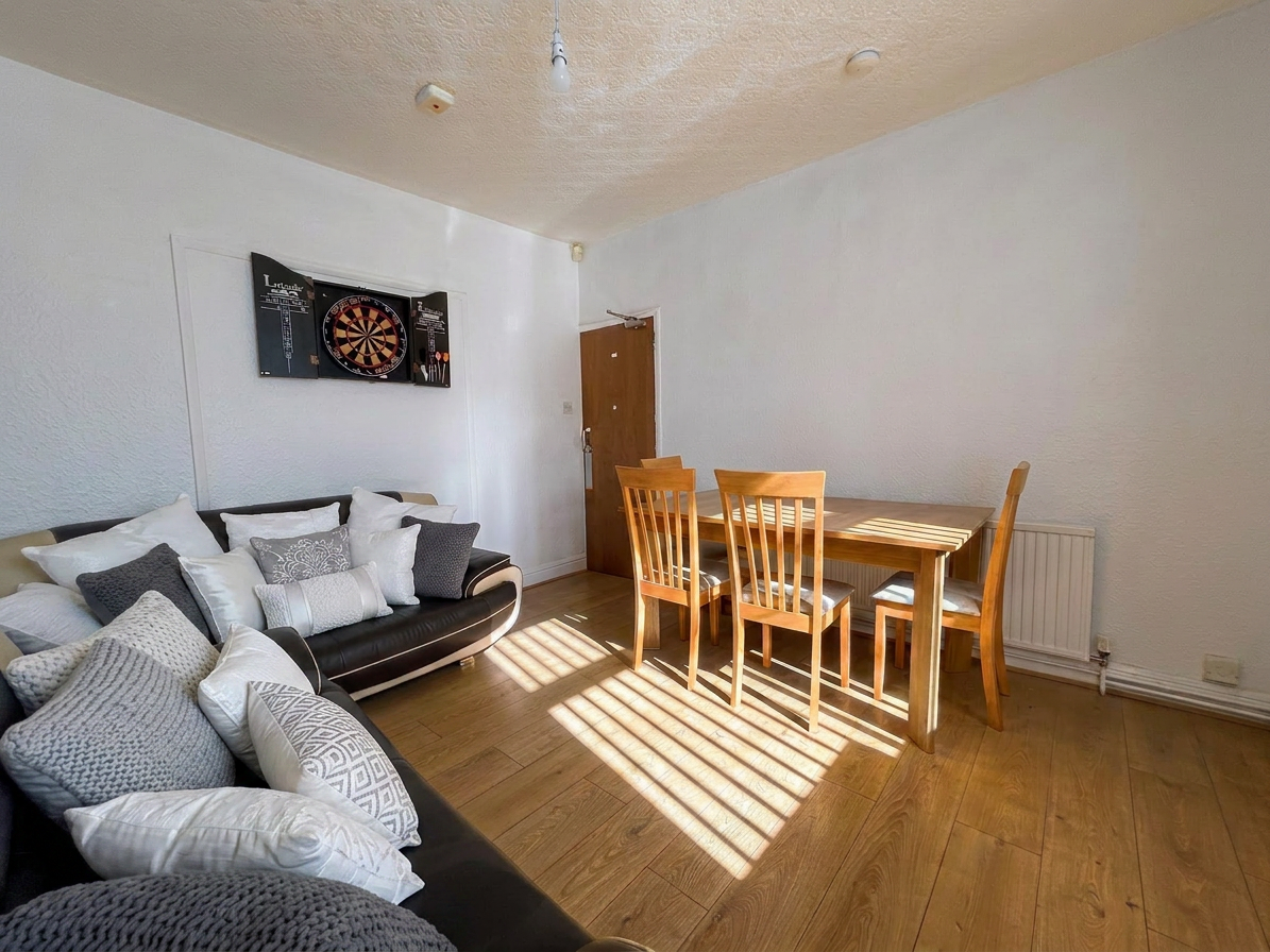 4 Bed house to Rent in Lenton | NG7 3HF - Image 4