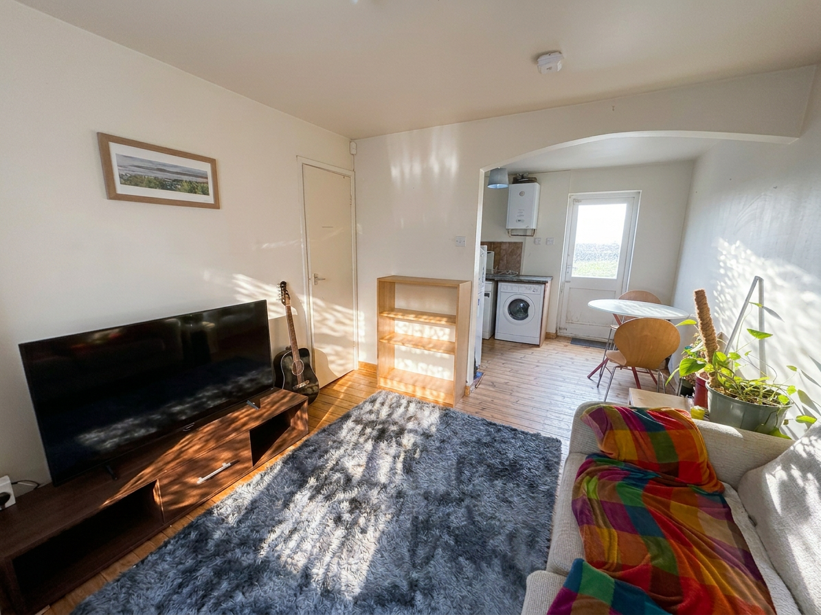 2 Bed house to Rent in Dunkirk | NG72JX - Image 1
