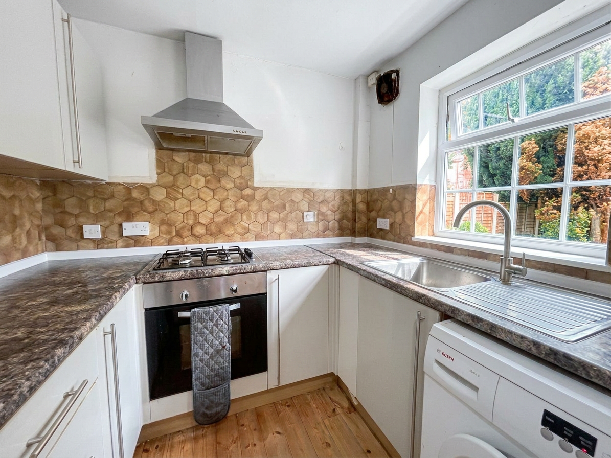 2 Bed house to Rent in Dunkirk | NG72JX - Image 2