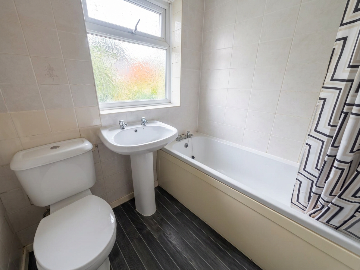 2 Bed house to Rent in Dunkirk | NG72JX - Image 6