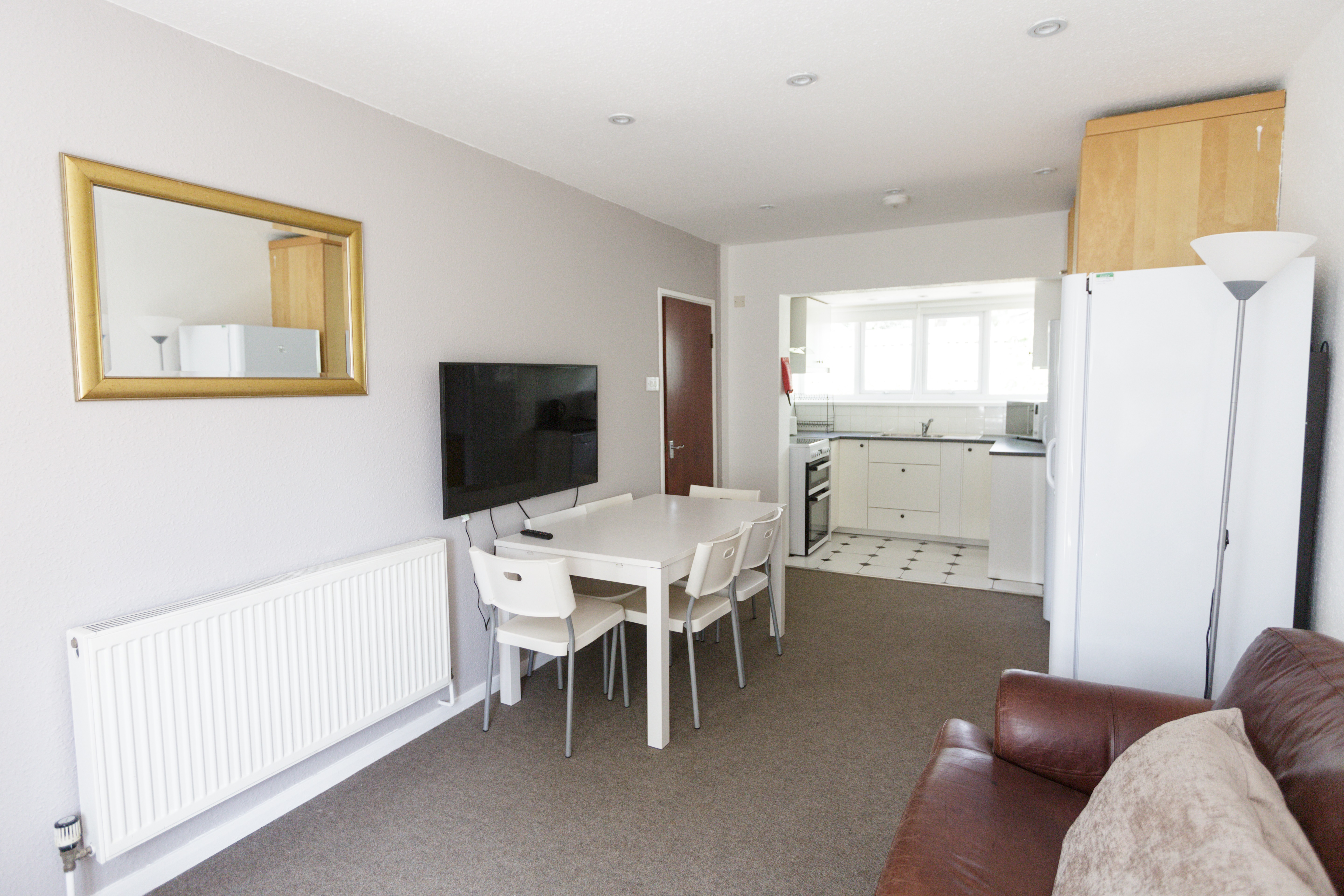 5 Bed house to Rent in Harborne | B17 0LY - Image 2