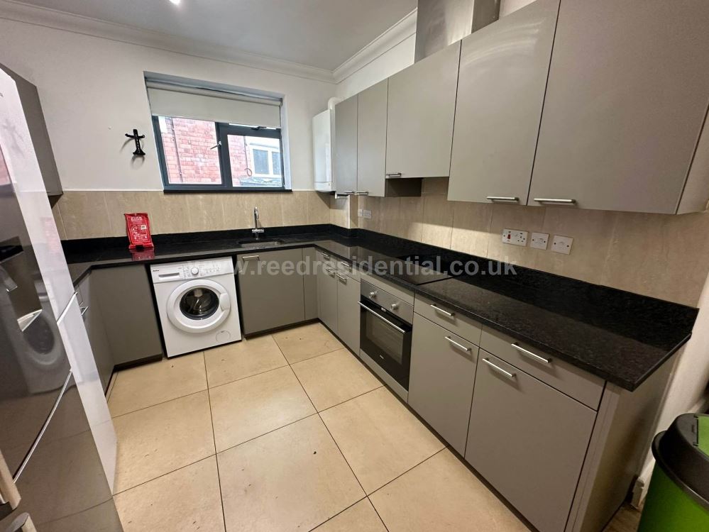 6 Bed flat to Rent in Lenton | NG7 2HE - Image 3