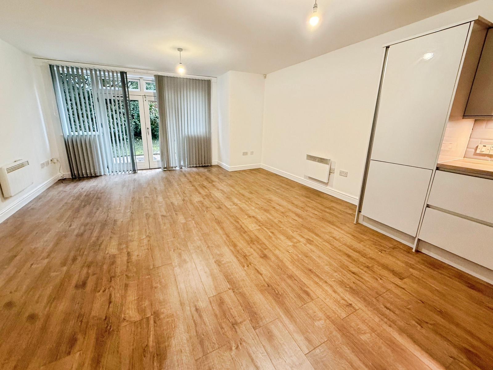 2 Bed flat to Rent in Northfield | B31 2FQ - Image 2