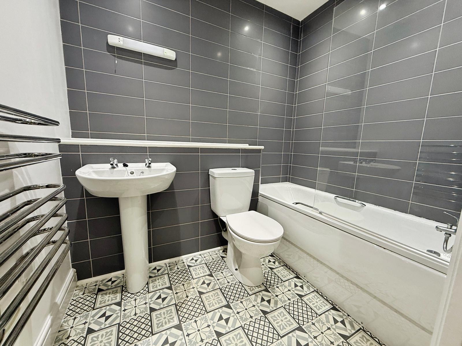2 Bed flat to Rent in Northfield | B31 2FQ - Image 5