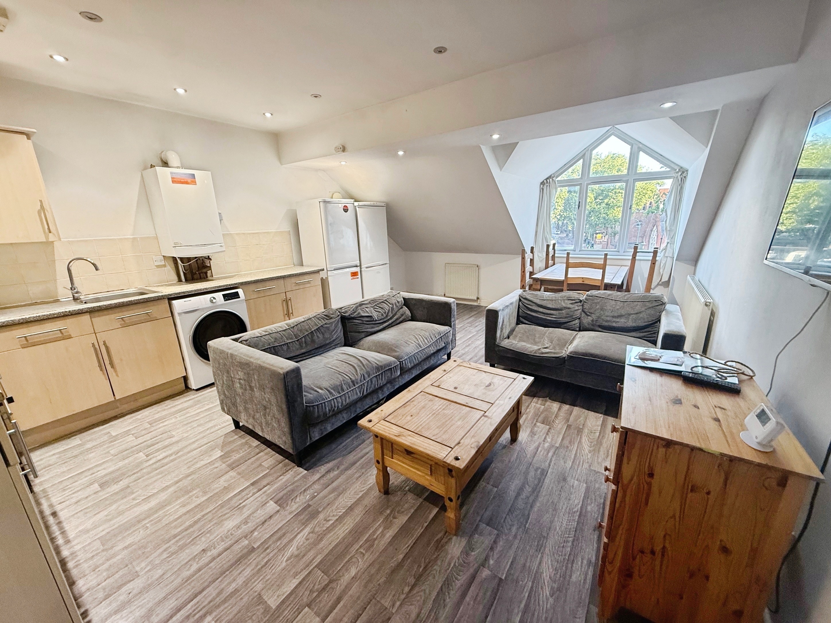 5 Bed flat to Rent in Lenton | NG7 1HP - Image 1