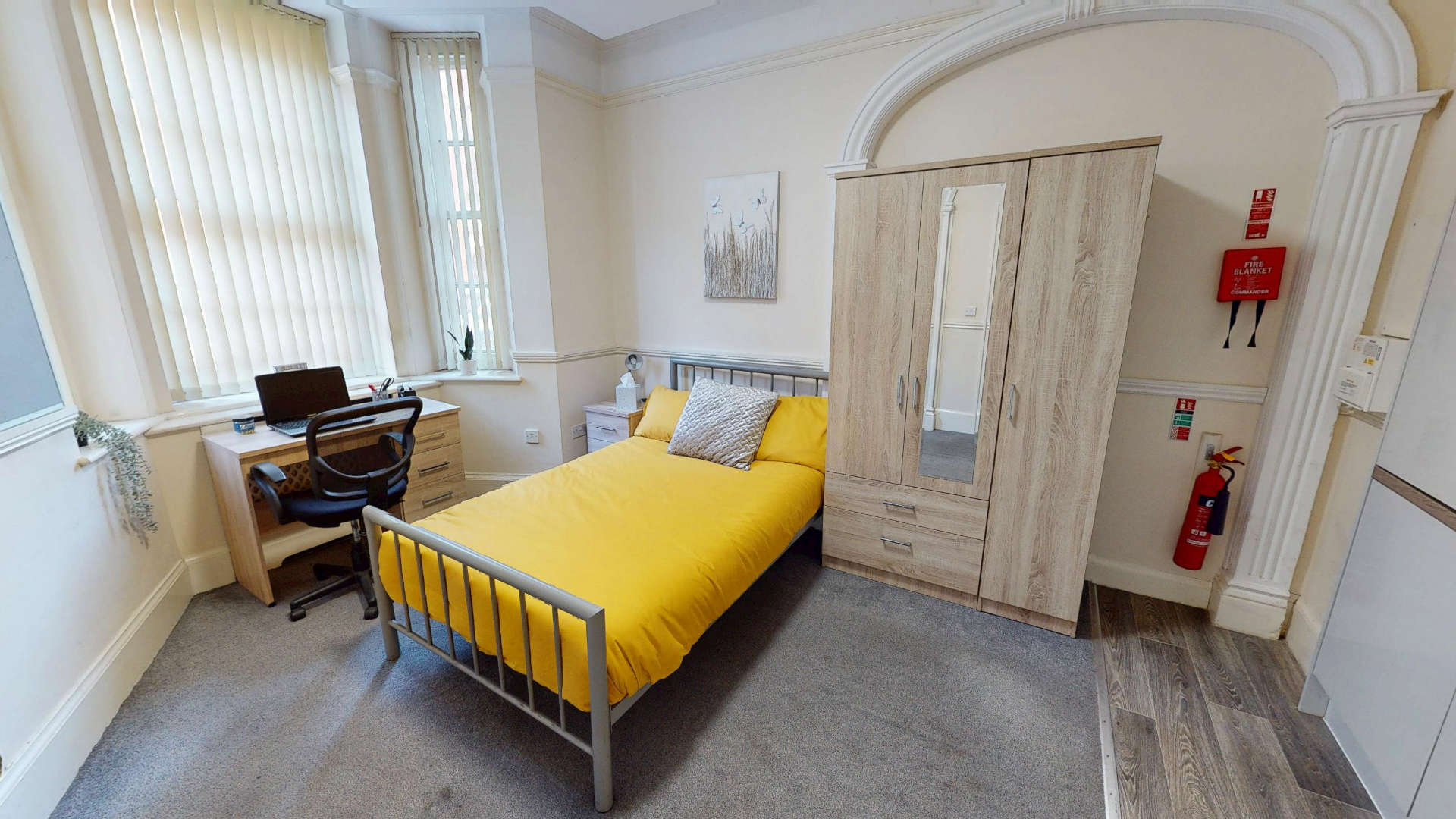 1 Bed studio to Rent in Birmingham | B3 3BY - Image 2