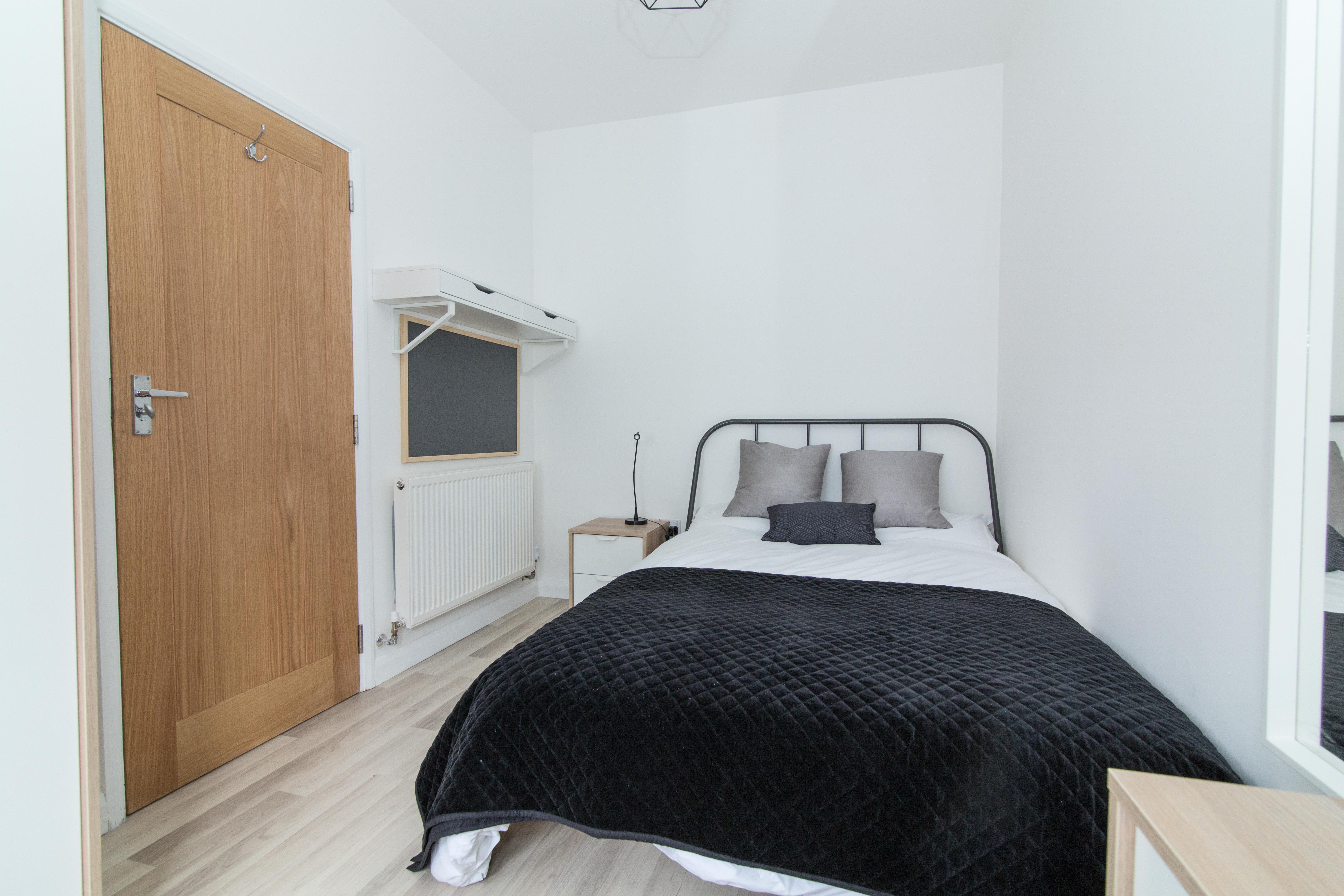 5 Bed house to Rent in Dunkirk | NG7 2LA - Image 3